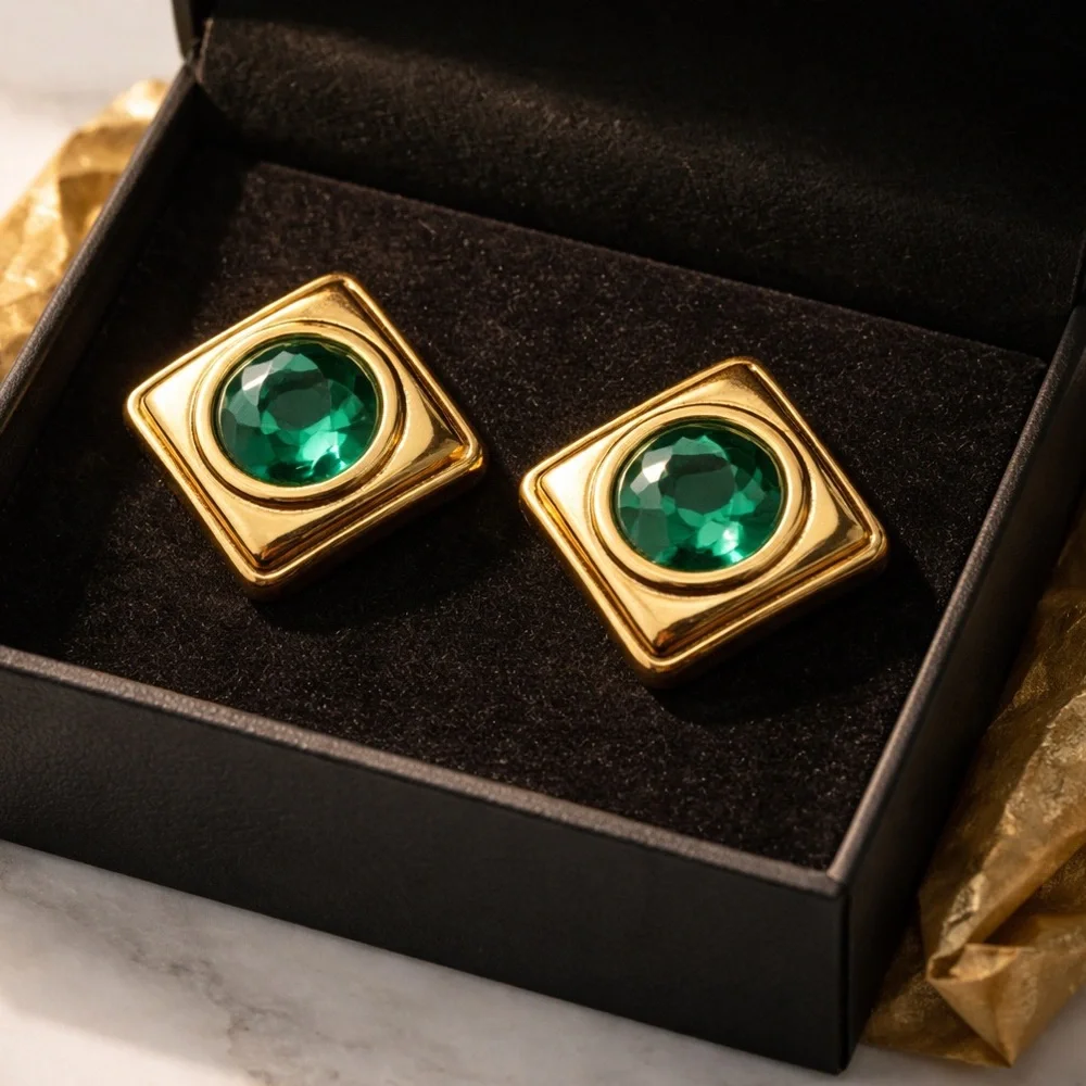Vintage SAL Swarovski America Ltd Emerald Green Crystal Clip Earrings 1980s
